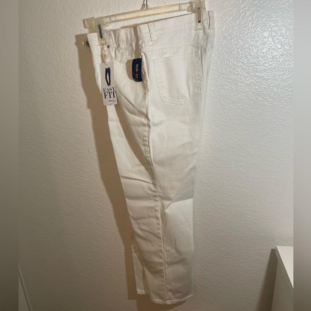 Style & Co  White Jeans Easy Fit          Size 16 - Picture 5 of 14